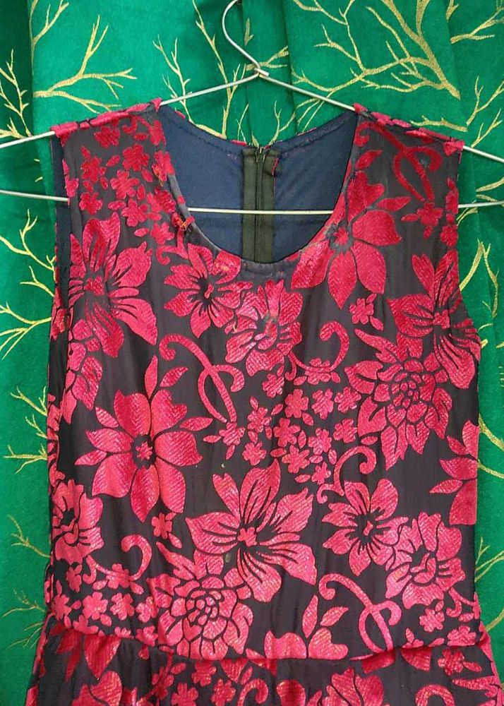 Floral Print Sleeveless Dress comfortable and eleg