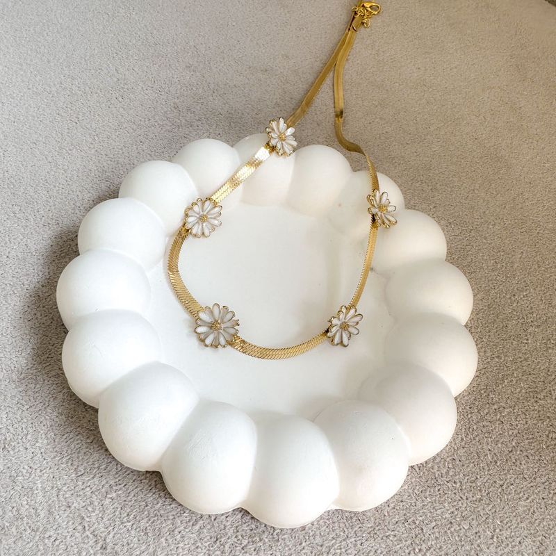 Daisy Chain Gold Necklace