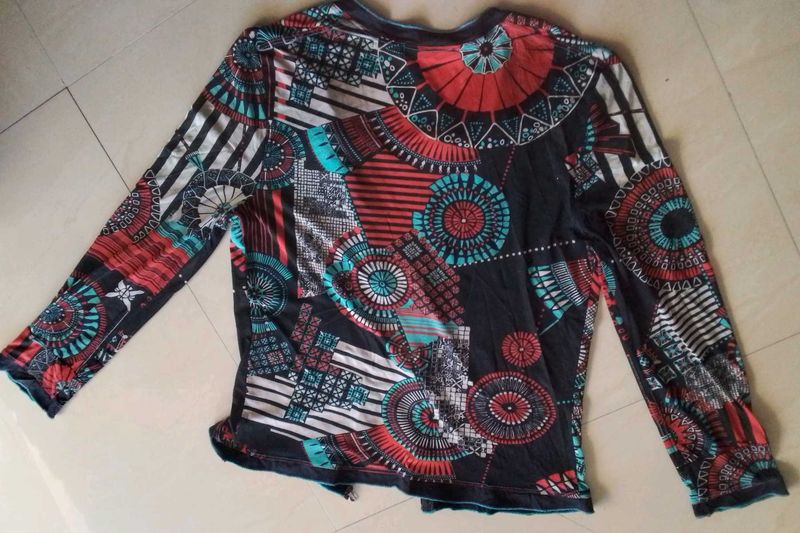 Multi-Color Printed Women&#39;s Zip-Up Top – New