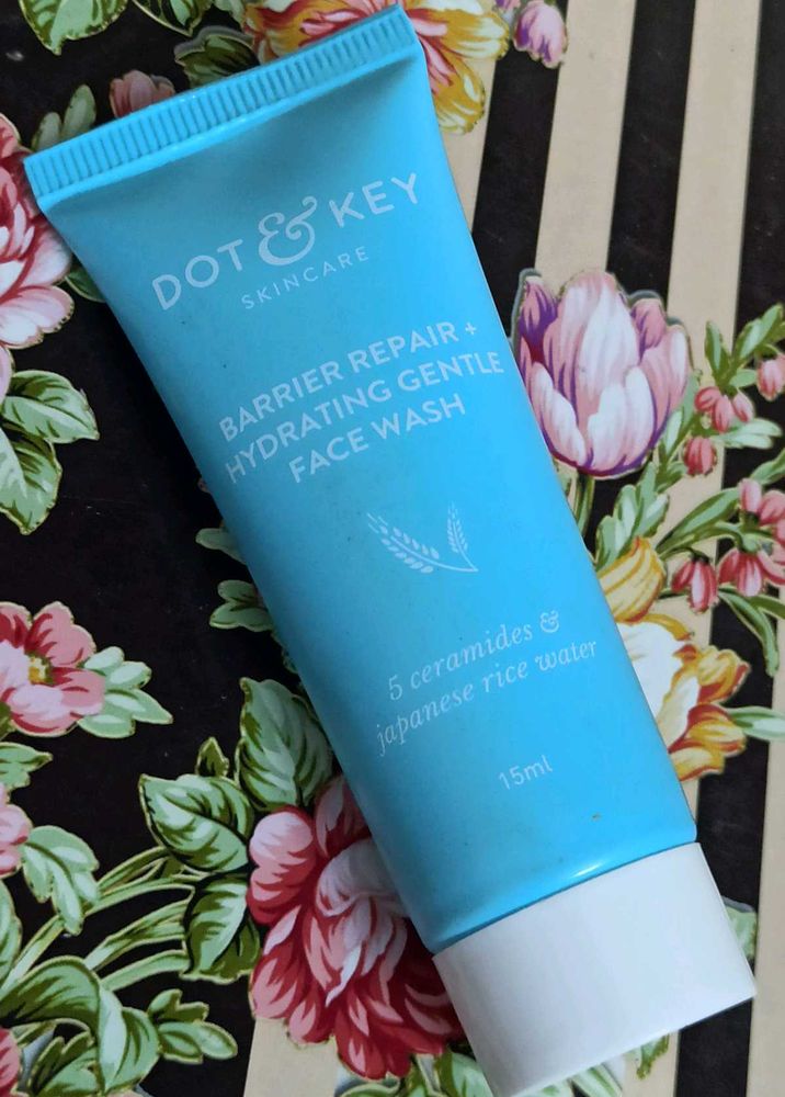 Dot &amp; Key Face Wash