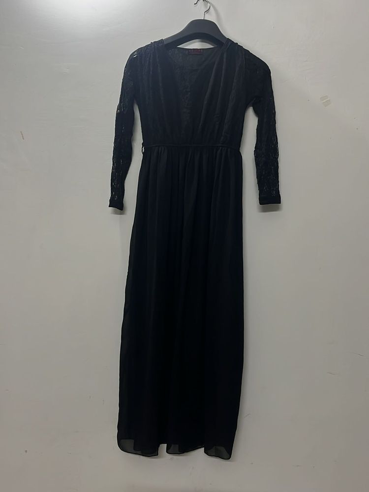 Full Sleeves Black Gown