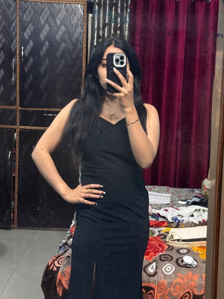 Chic Black Bodycon Midi Dress