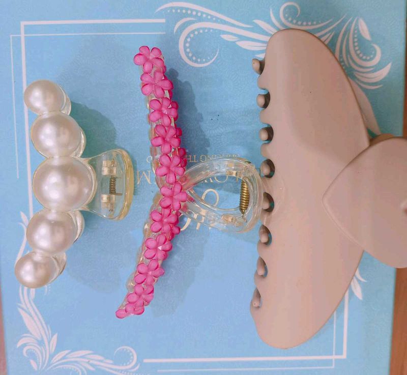 Three Beautiful Clature + 1 Banana Clip