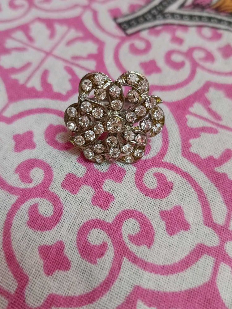 Sparkling Flower Ring