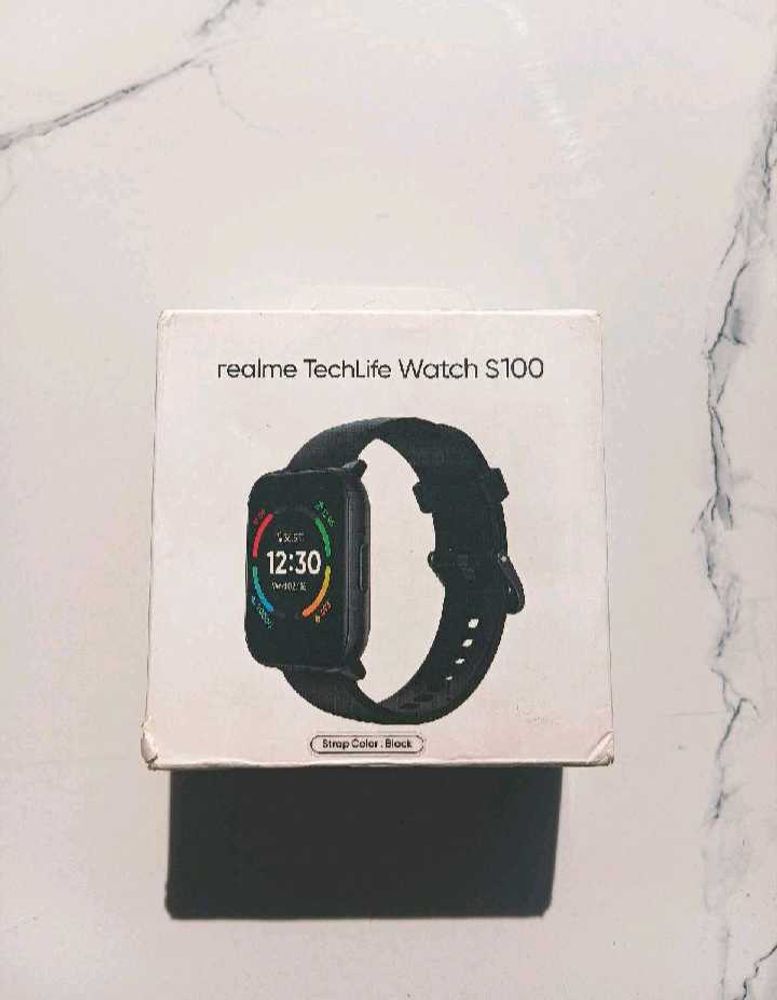 Realme S100