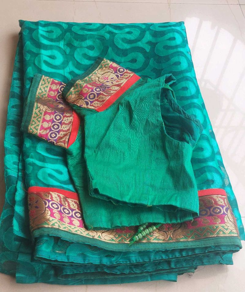 Green Saree With Blouse