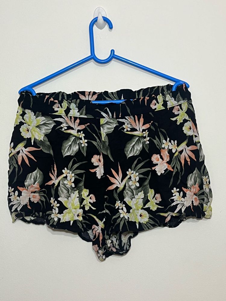 Divided Floral Print Shorts