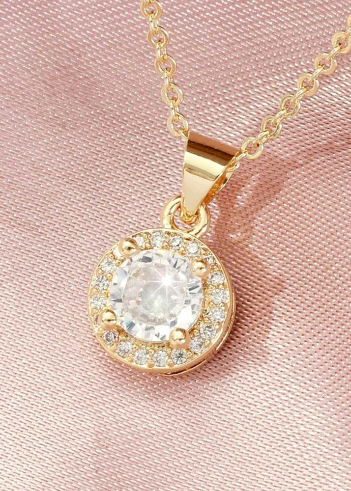 Elegant Gold &amp; Crystal Halo Pendant Necklace