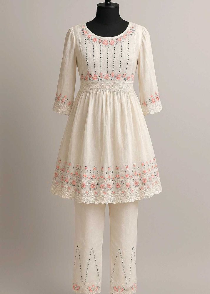 Floral Embroidered Linen Set