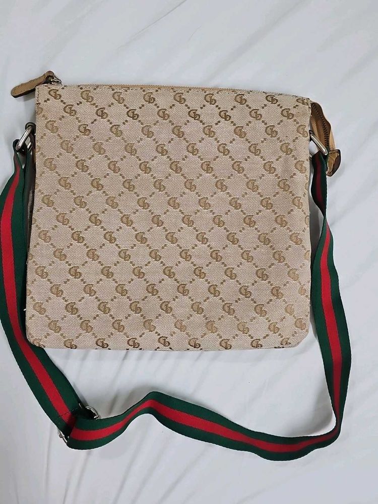 GD Canvas Messenger Bag