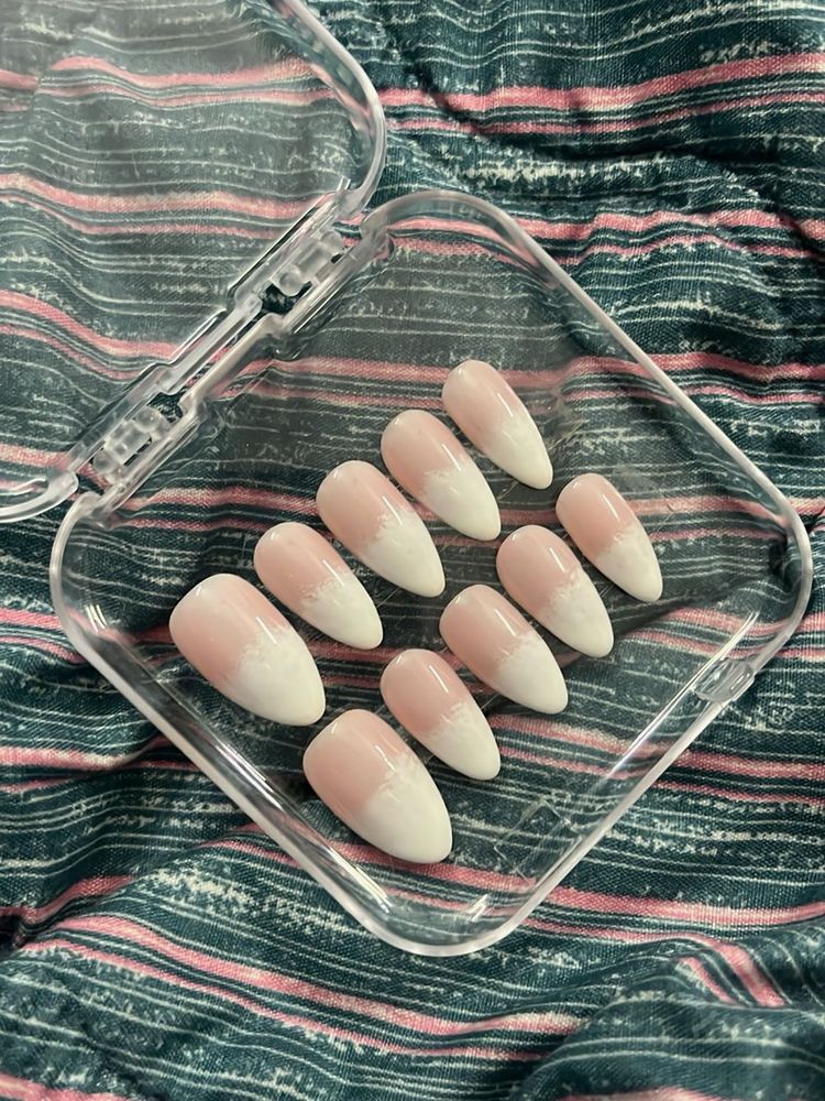 Pink &amp; White Press-On Nails