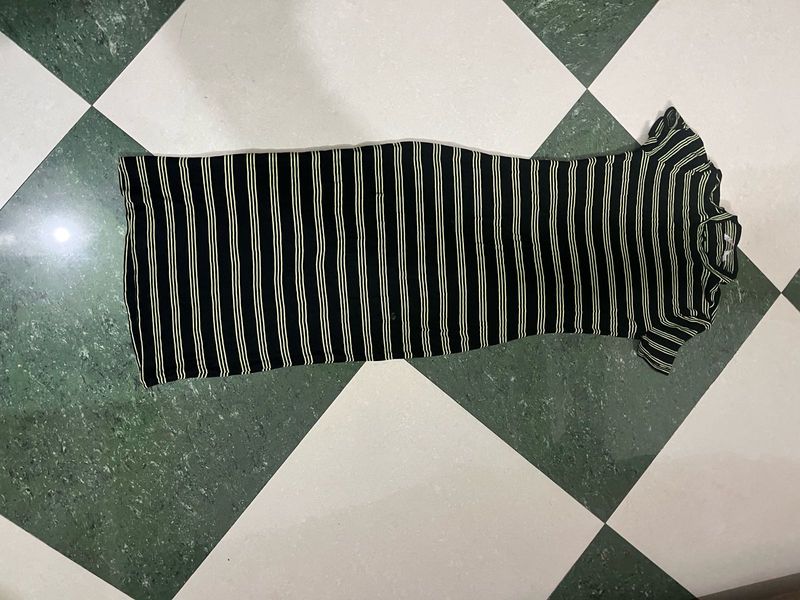Striped One Piece ( Mere Pas 2 Ek Jaise Dress Hai)
