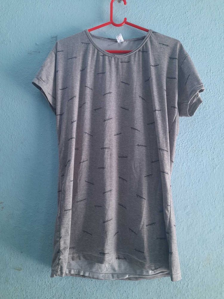 T-shirt for both men and women.