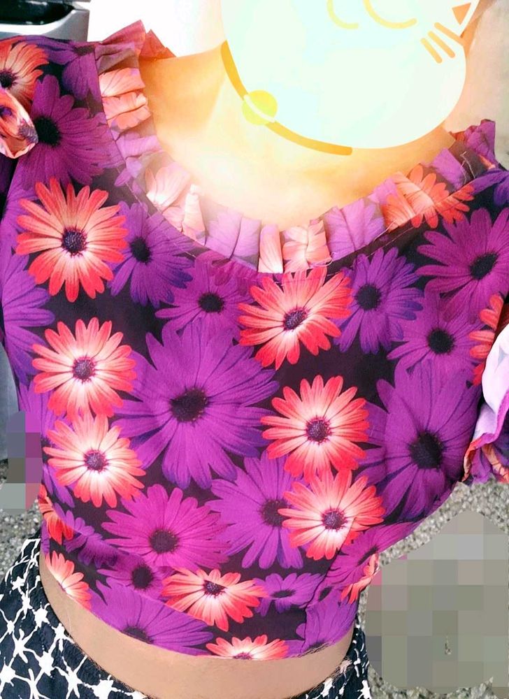 Cute Korean Floral Crop Top💜🌺 /Ruffle Blouse