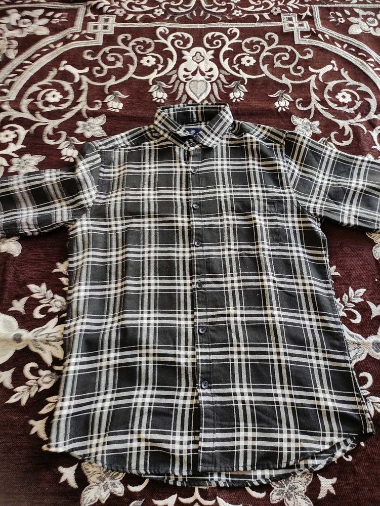 Stylish Black &amp; White Plaid Shirt