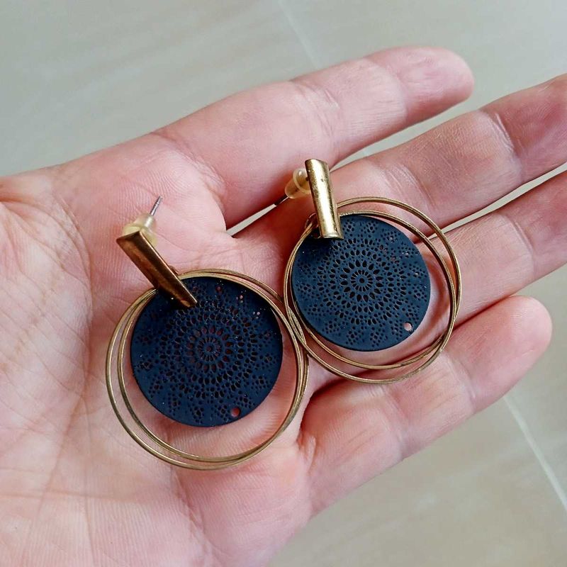 Earings