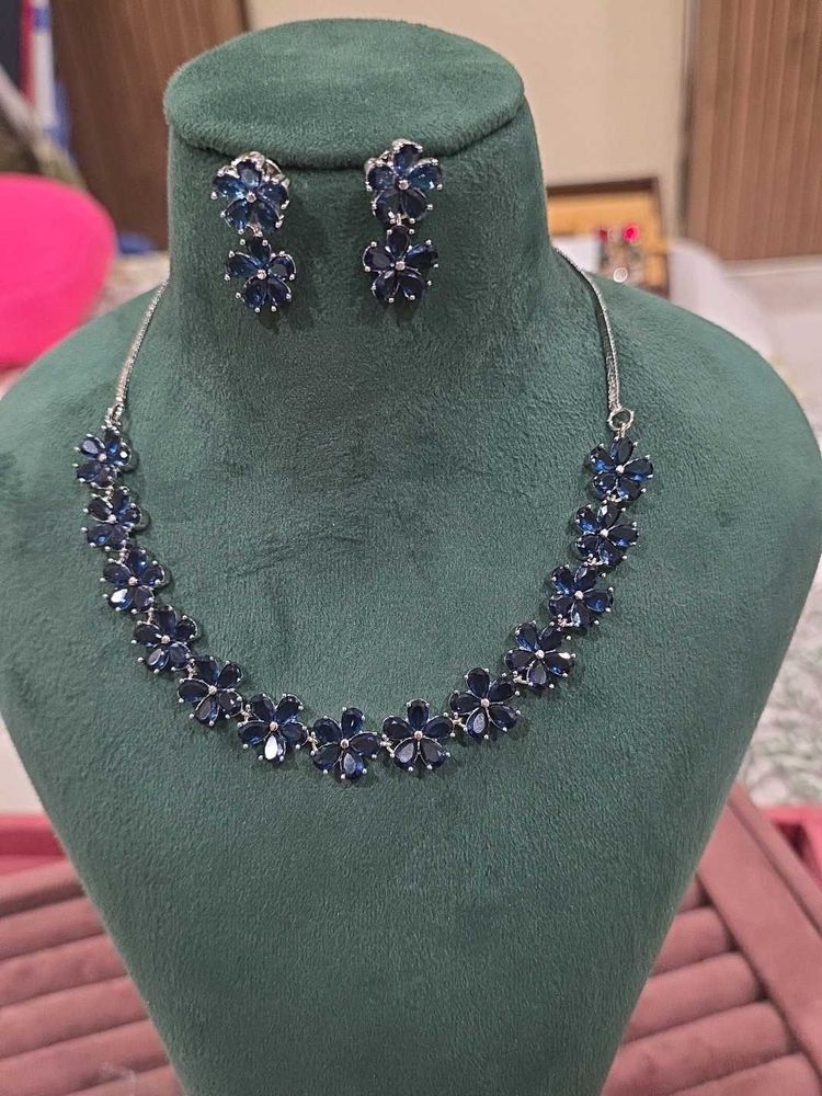 Blue Floral Necklace Set