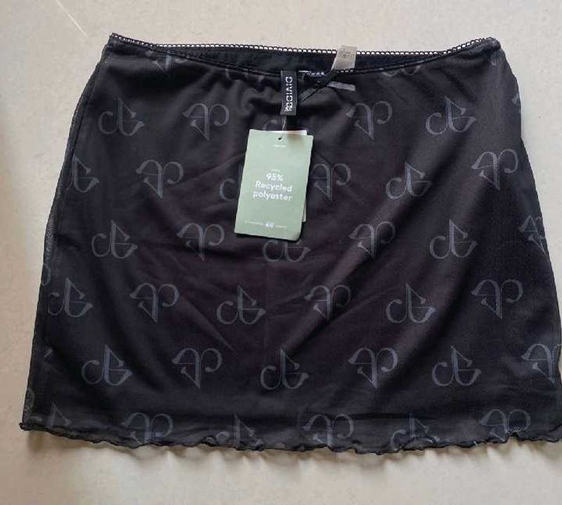 H&amp;M Black mini skirt