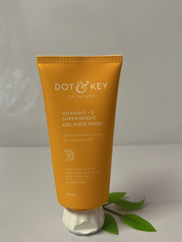 Dot &amp; Key Vitamin C Face Wash