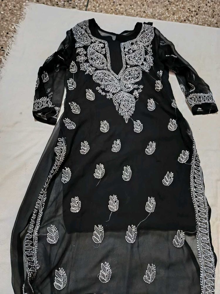 Lucknowi Chikenkari With Cotton Inner