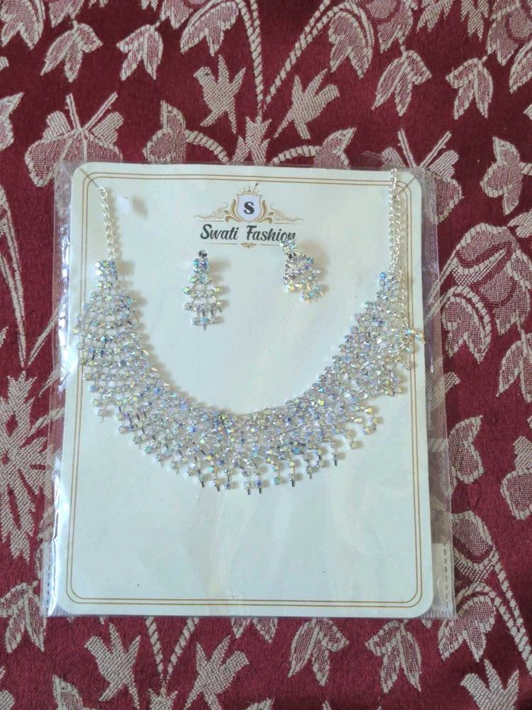Sparkling Necklace Set