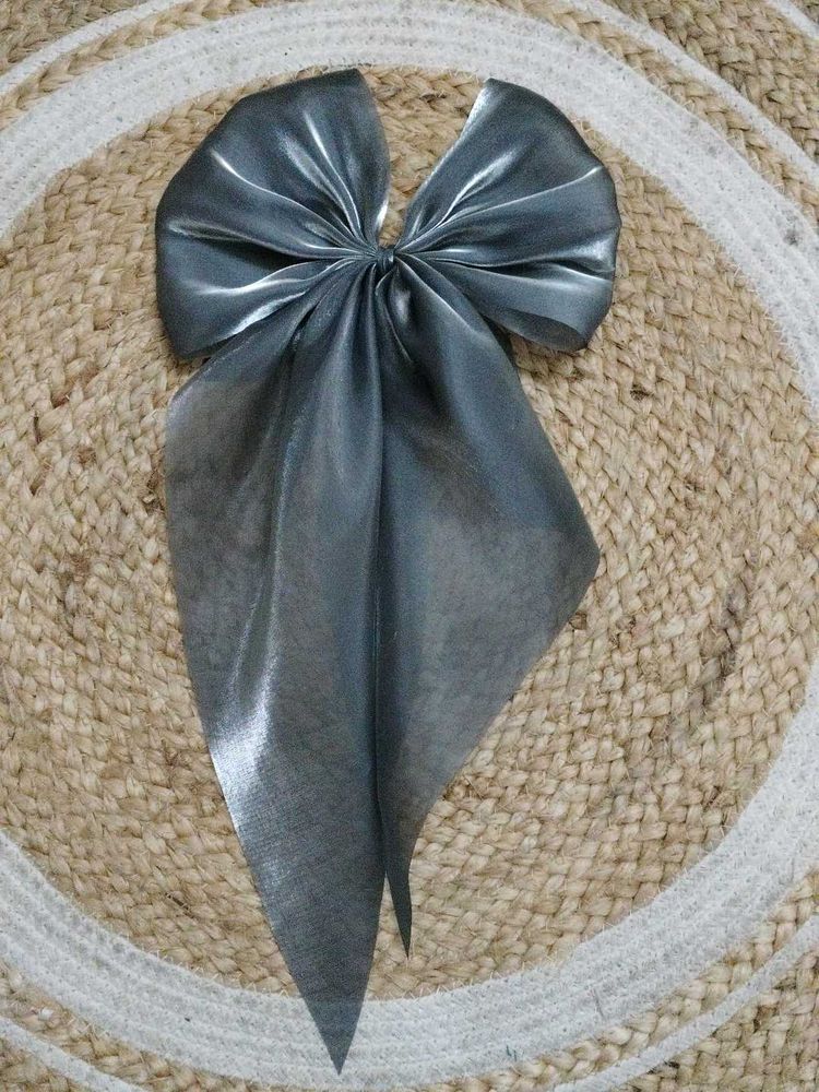 Elegant Silver Bow Hair Accessory