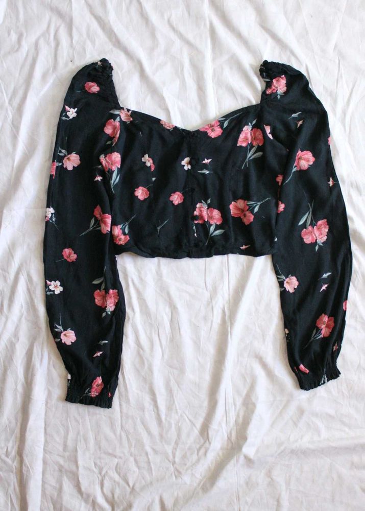 ..H&amp;M Black Floral Crop Top