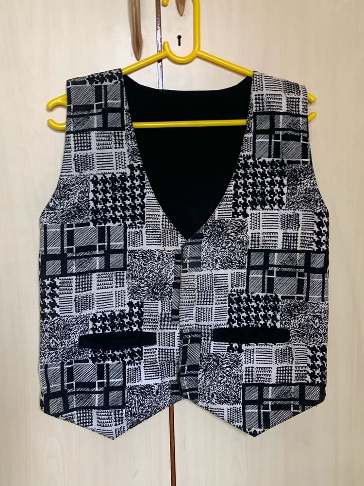 Unisex Black &amp; White Vest