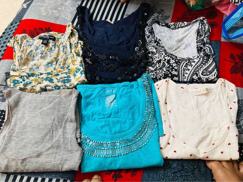 Women&#39;s Tank Top Bundle - Size M&amp;L