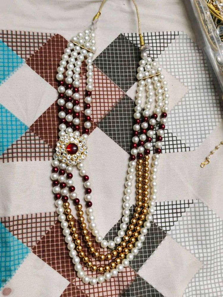 Elegant Multi-Strand Pearl Necklace