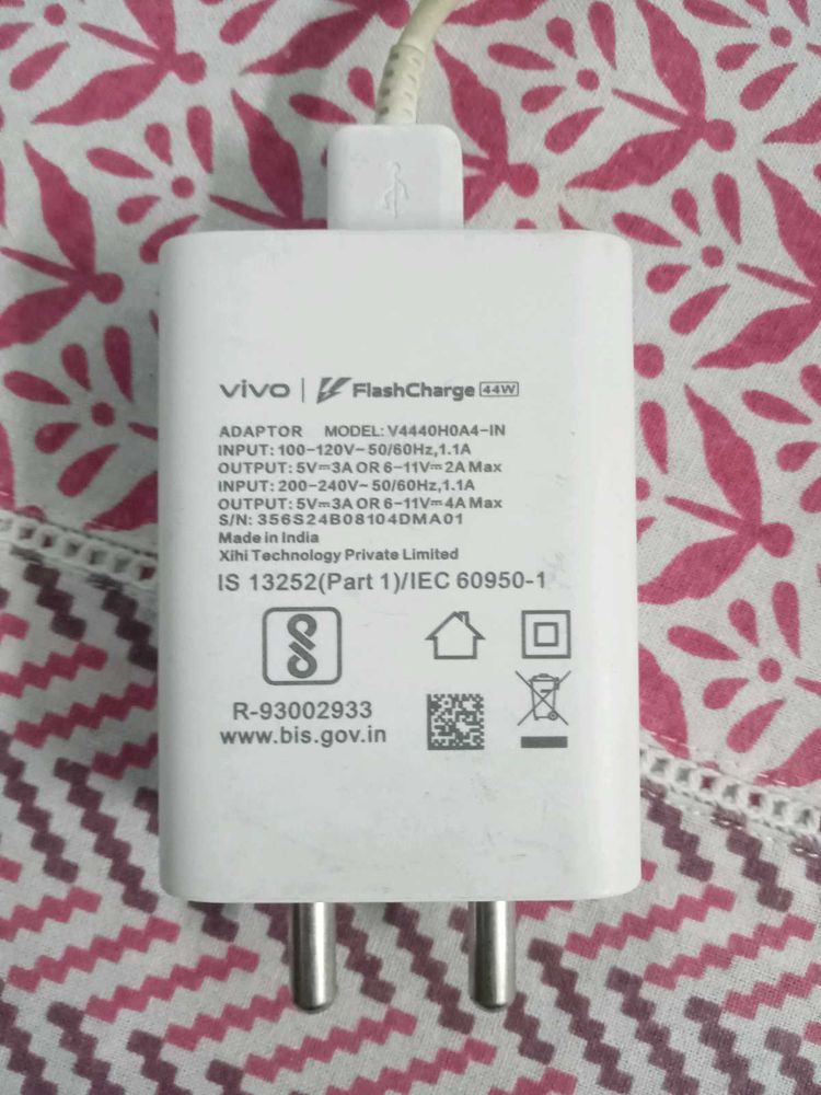 VIVO MOBILE CHARGER 44 WATT TYPE C