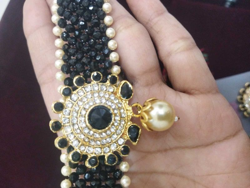 Elegant black Beaded Jewellery Set