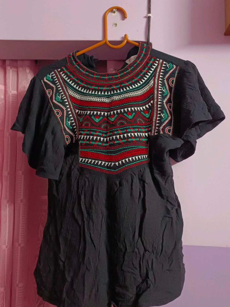 Casual Sleeveless Embroidered Black Top