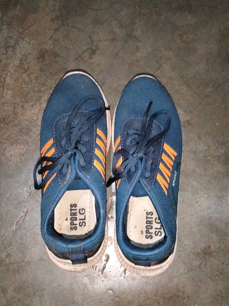 Sports Shoes