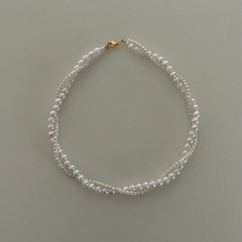 Pearls Twisted Necklace