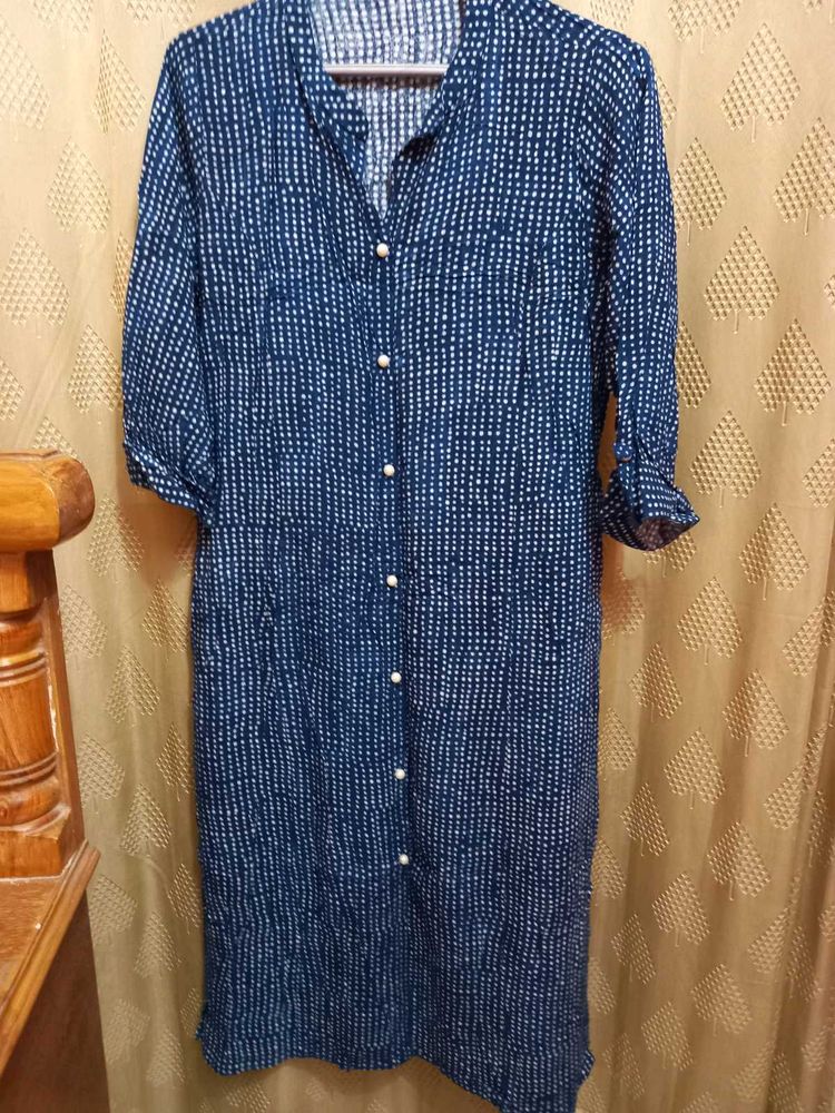 White Doted Mid Slit Blue Kurta