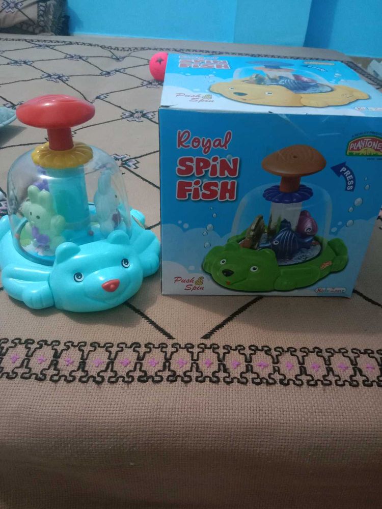 Royal Spin Fish Toy