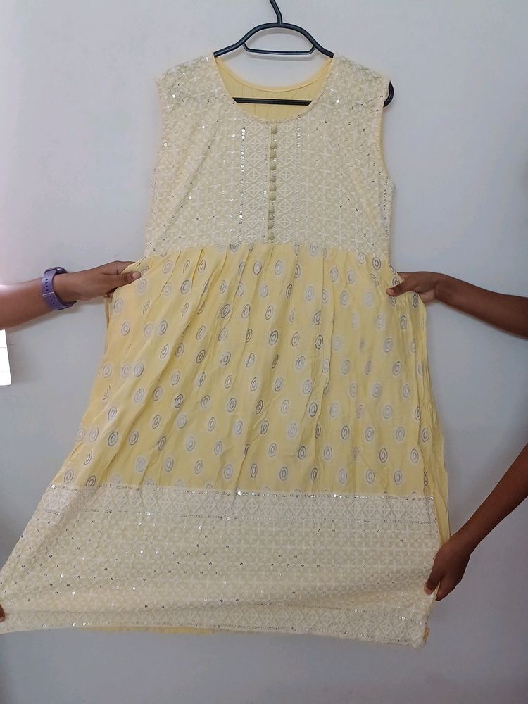 Embellished Rayon Kurti with Sleeves Inside