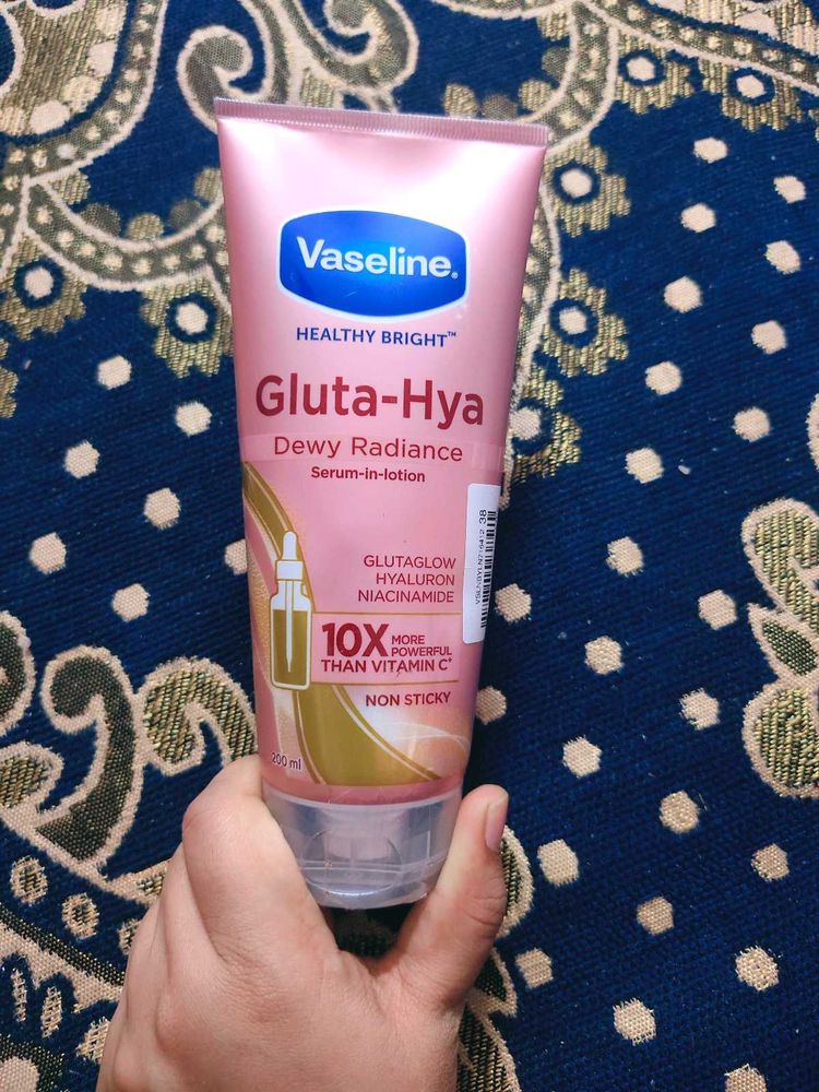 Vaseline Gluta-Hya Dewy Radiance Lotion for Face &amp;