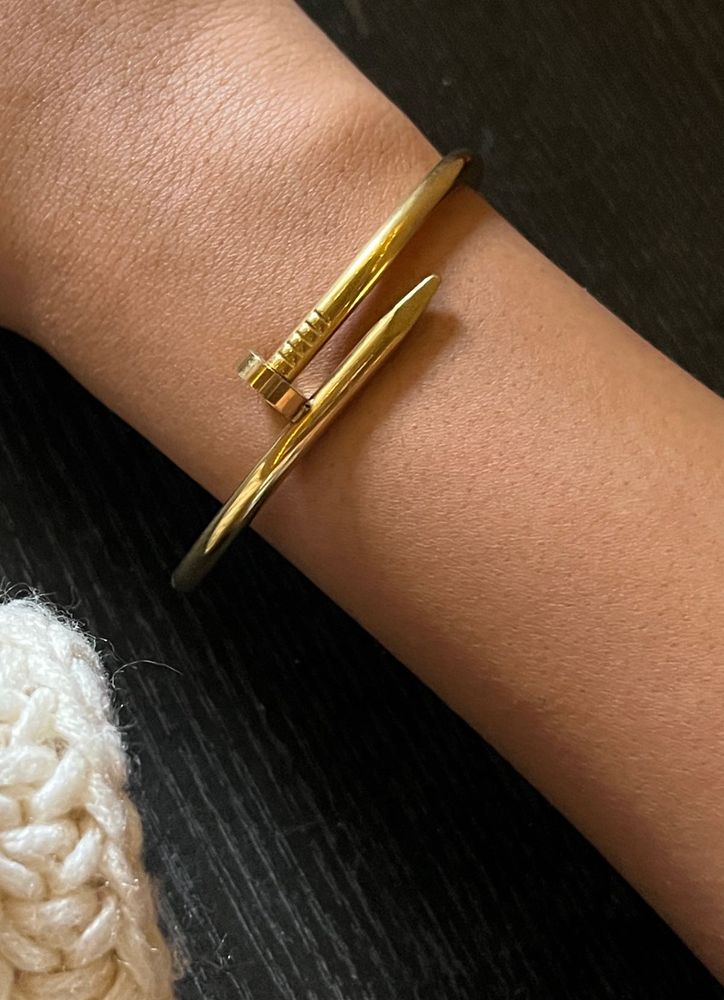 master dupe of cartier screw bracelet