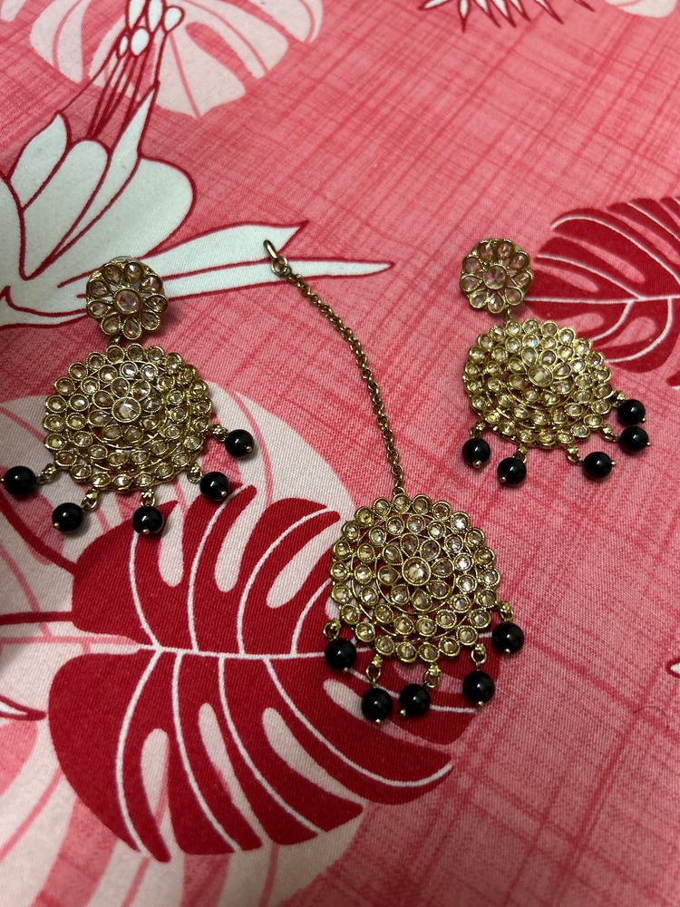 Earrings With Mang Tikka