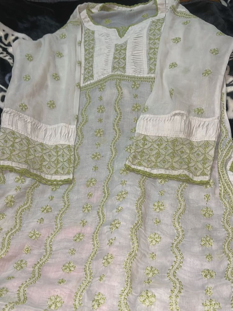 Elegant Embroidered Kurta