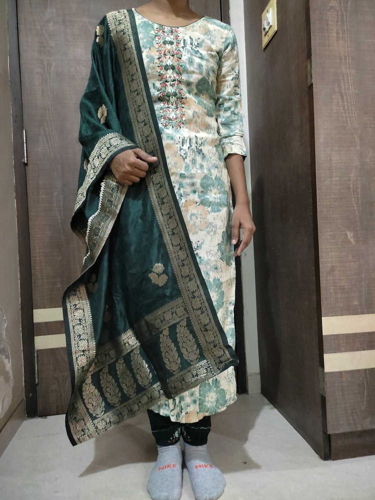 Elegant Floral Print Kurta Set