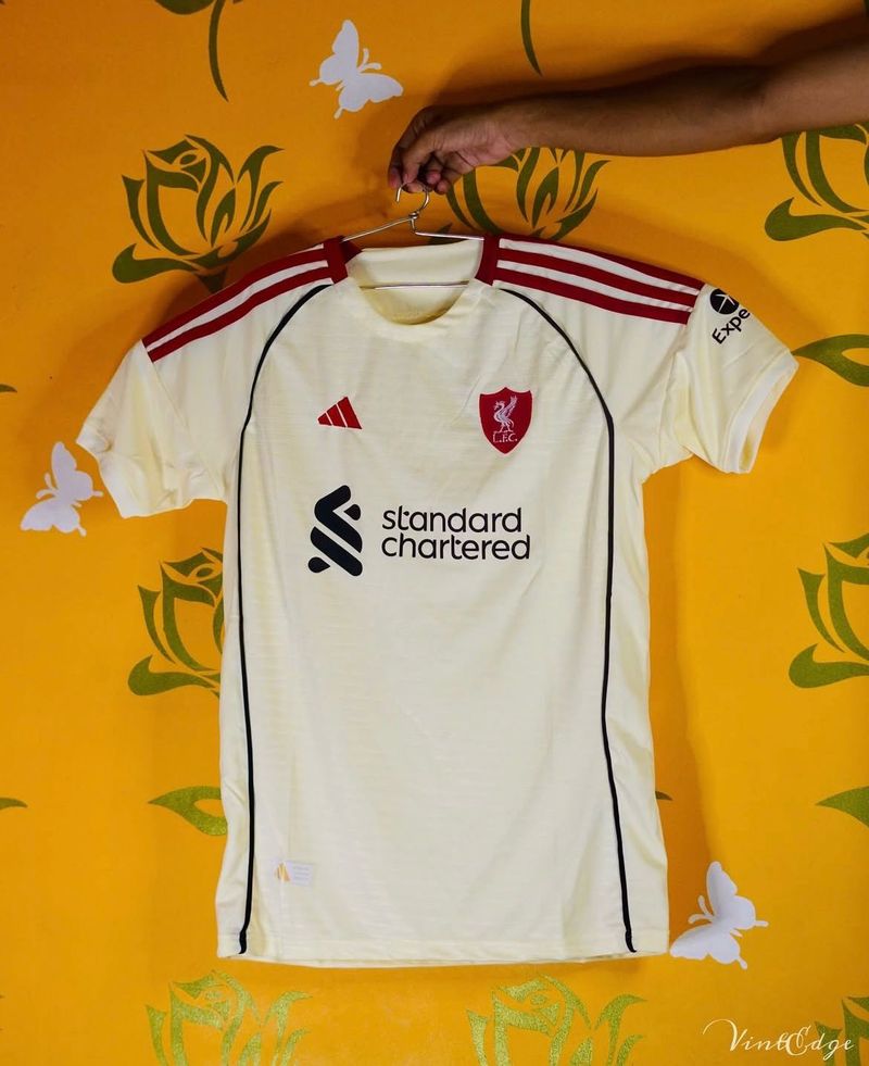 LIVERPOOL HOME JERSEY