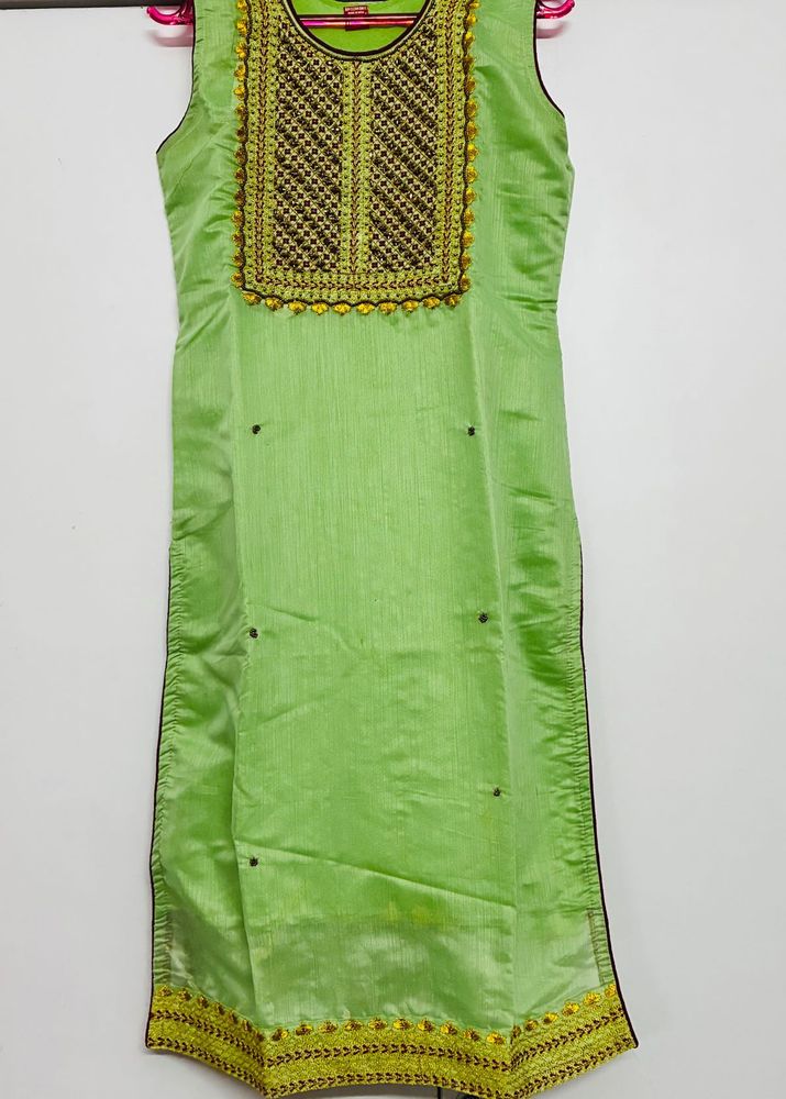 Green Embroidered Kurta