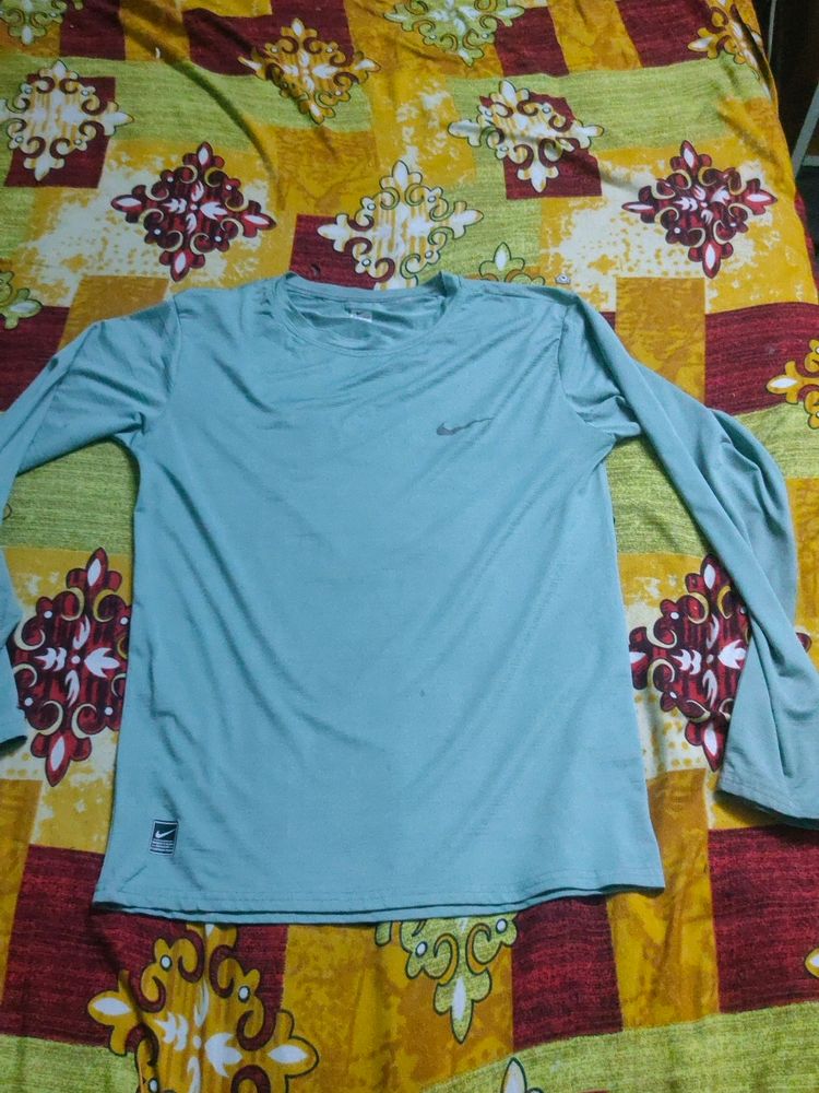 Men&#39;s track T Shirt 40 Chest