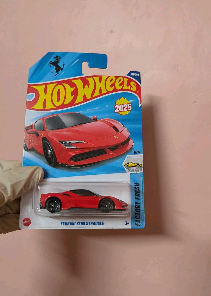 Hot Wheels Ferrari SF90 Strdale And Buggati Bolide