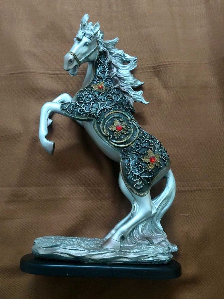 Horse Showpiece