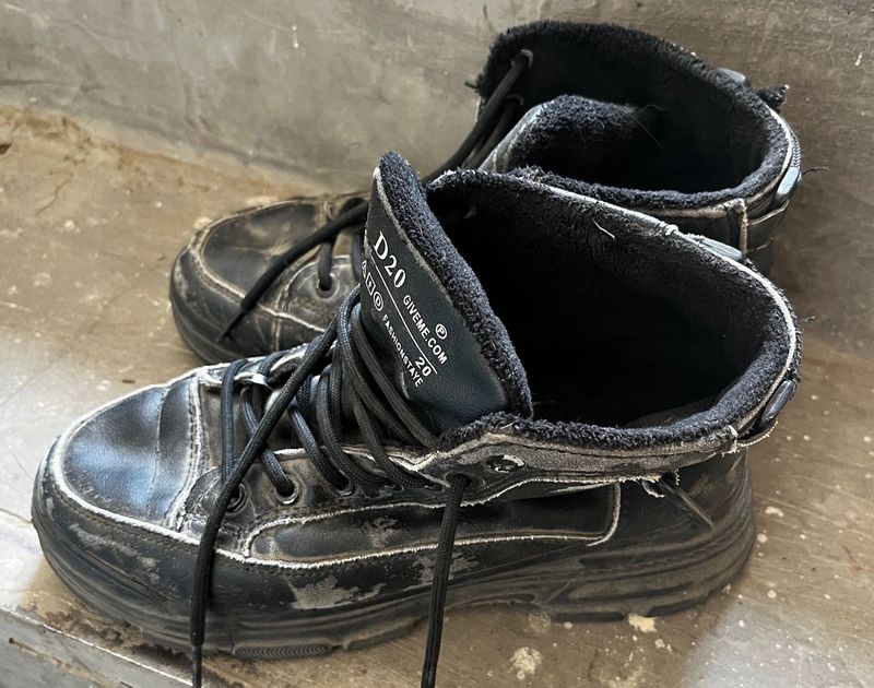 From My Feet to Yours – Used Shoes for Sale