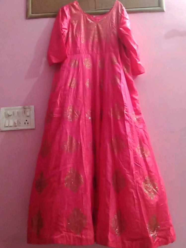 gown